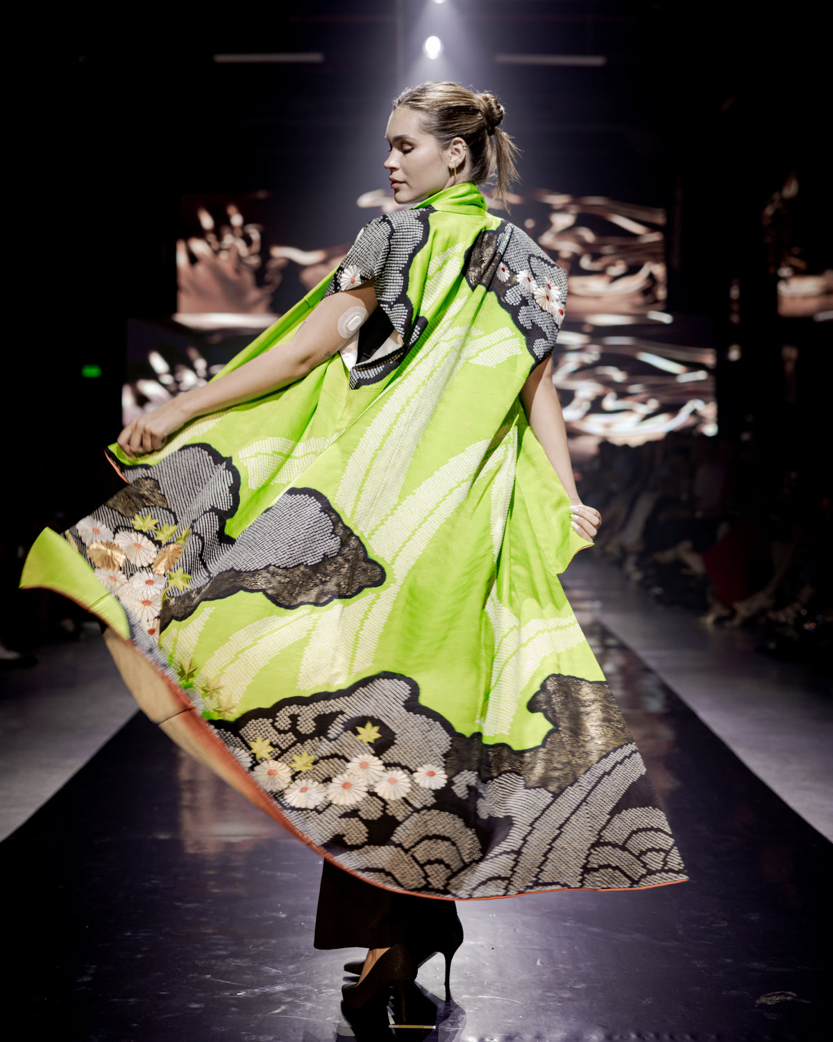 Look 24