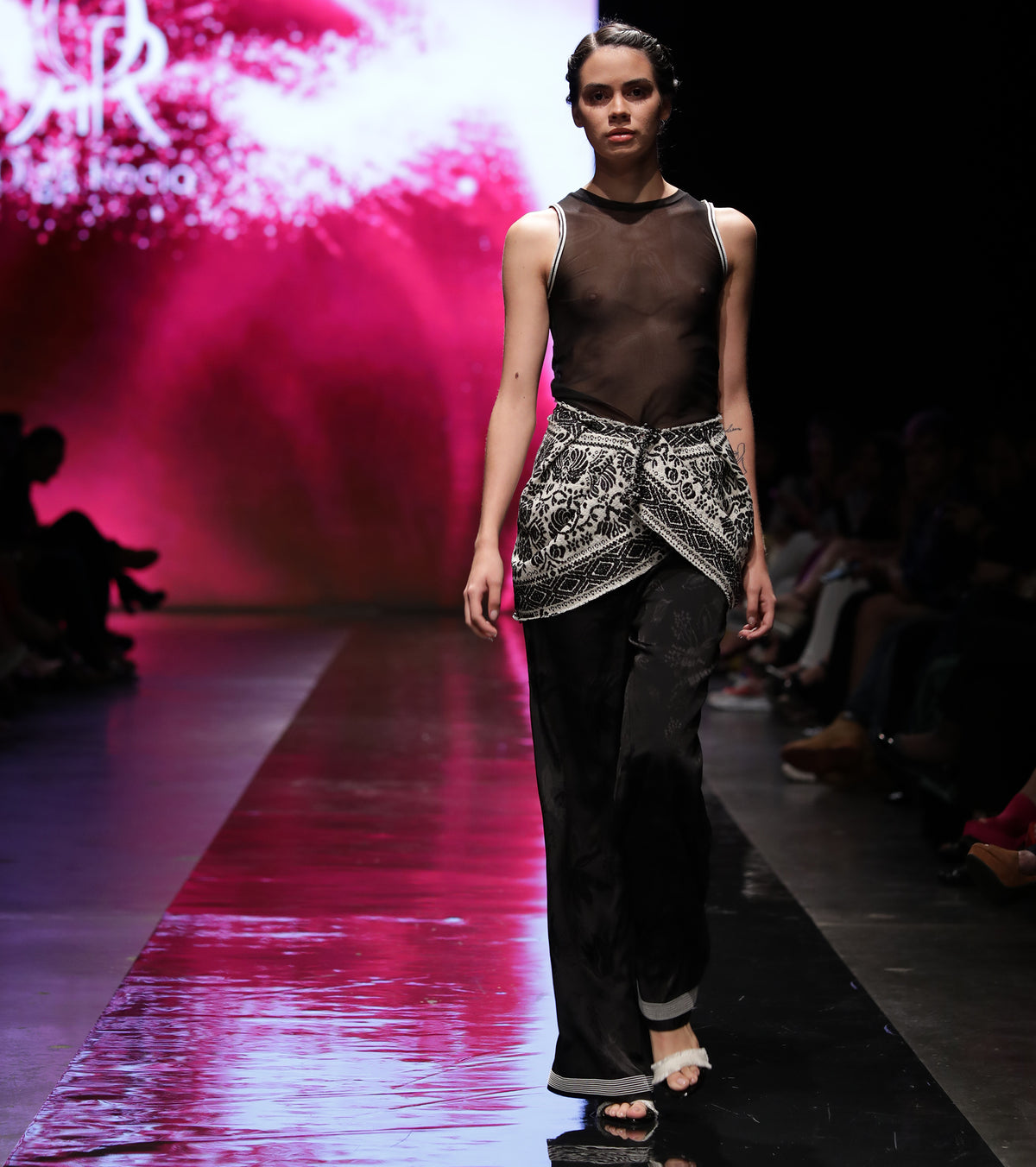 LOOK 11