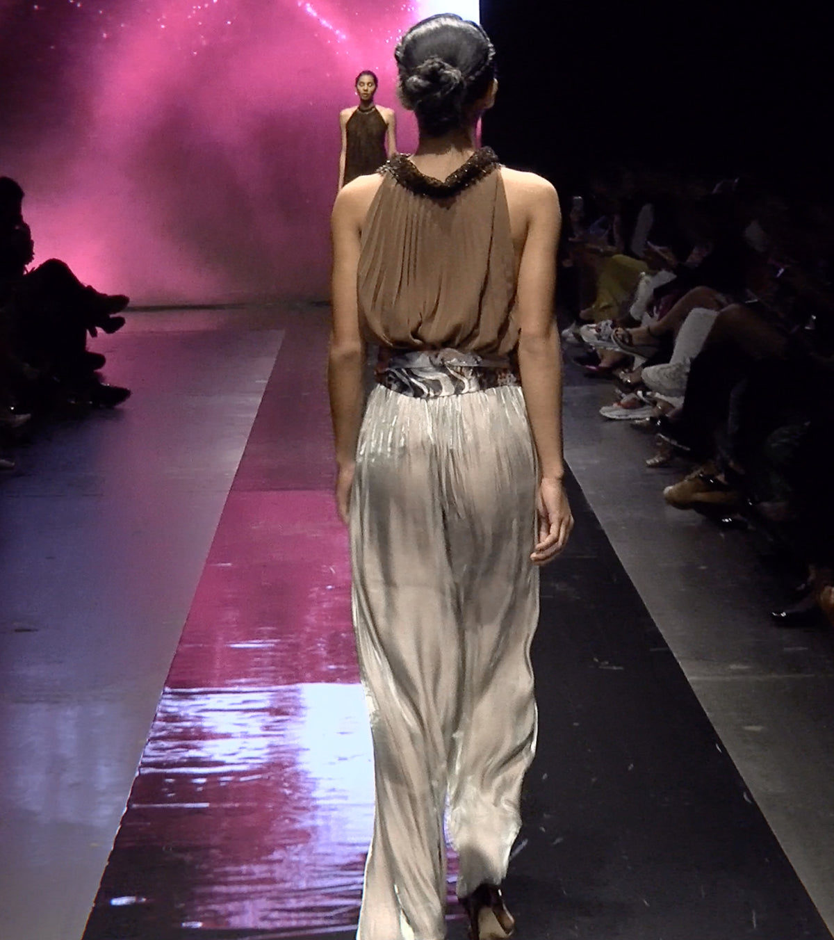 LOOK 21
