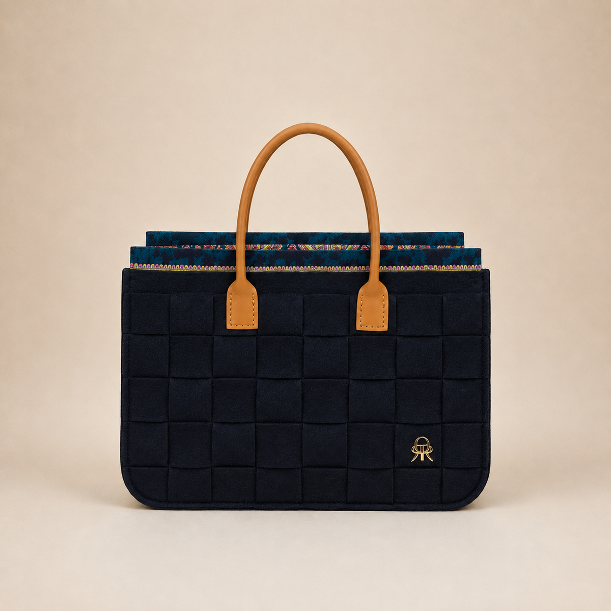 BOLSO PEQUEÑO TRAMA FIELTRO NEGRO