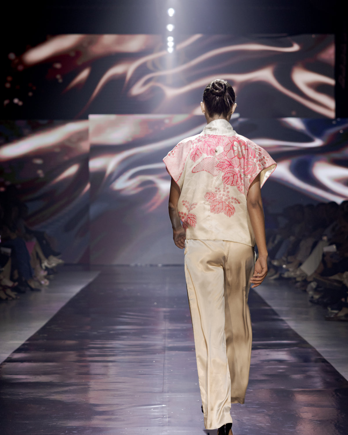 Look 3