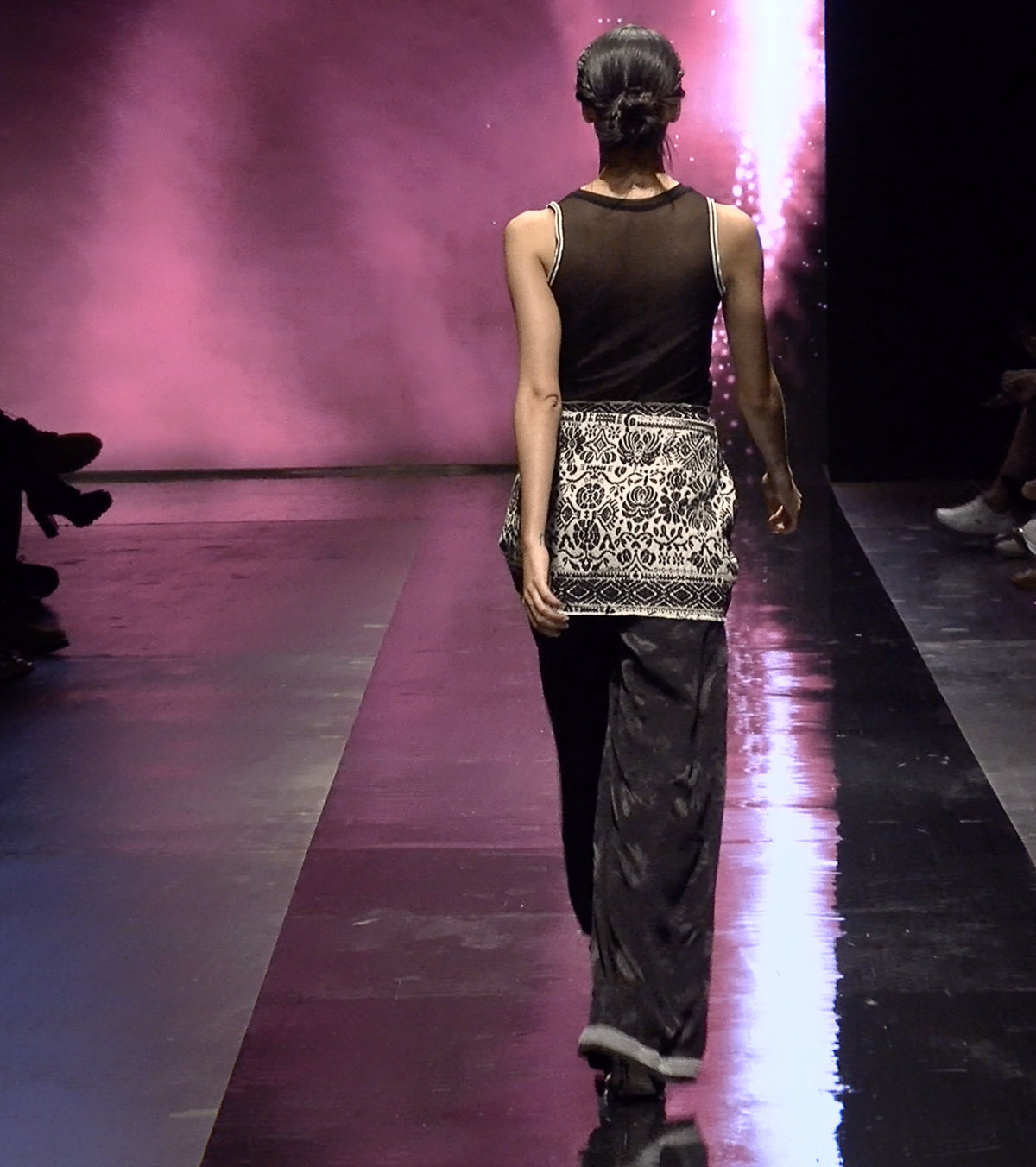 LOOK 11