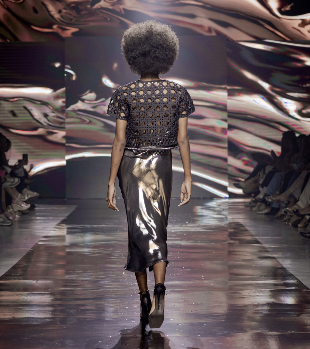 Look 16
